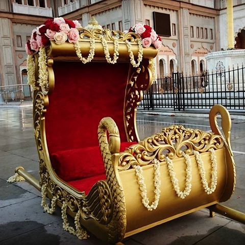 Golden Carved Palki Sedan chair Palanquin image